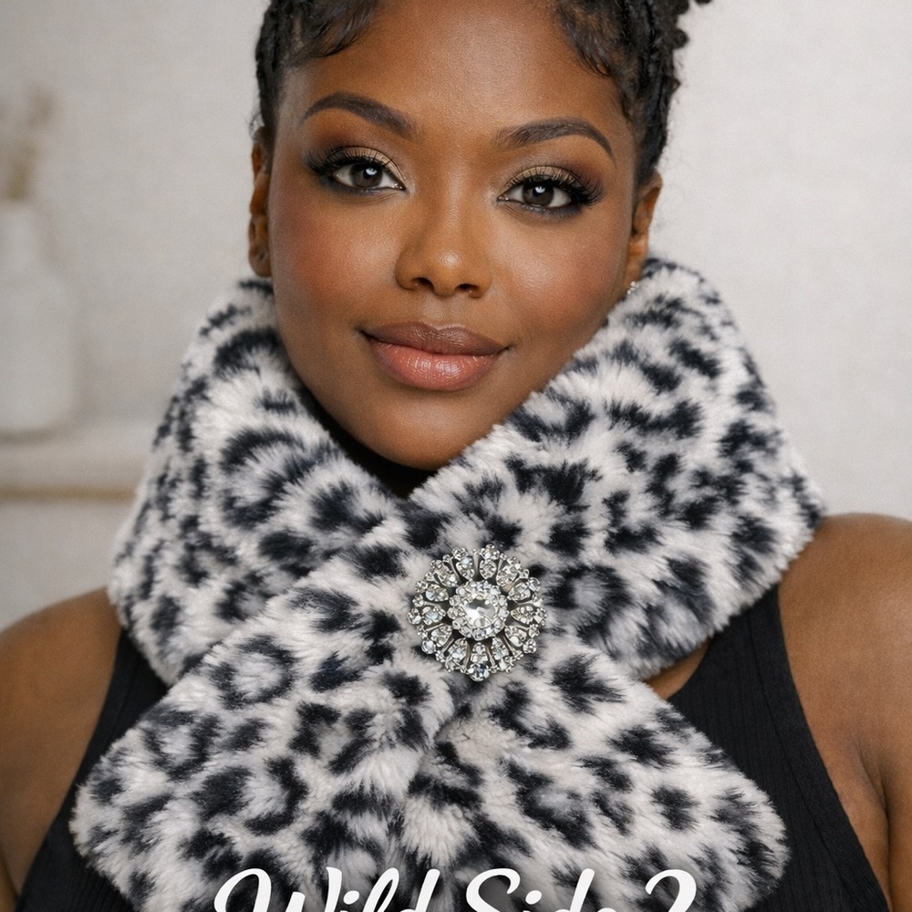 Elegant Faux Fur Leopard Print Scarf